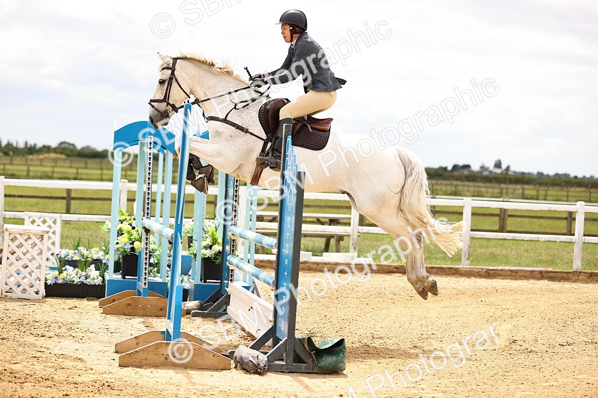 SBM_000389 - Class 4 - 1m showjumping