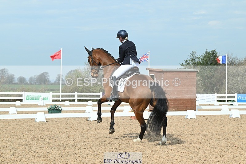 250403-103538-01481 - 036-Abbie.Newbury-Seagry.Viceroy