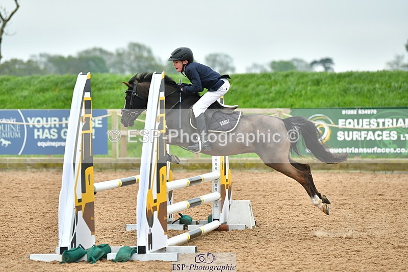 230513A-091110-00055 - Cls 11 Stepping Stones 128+138cm