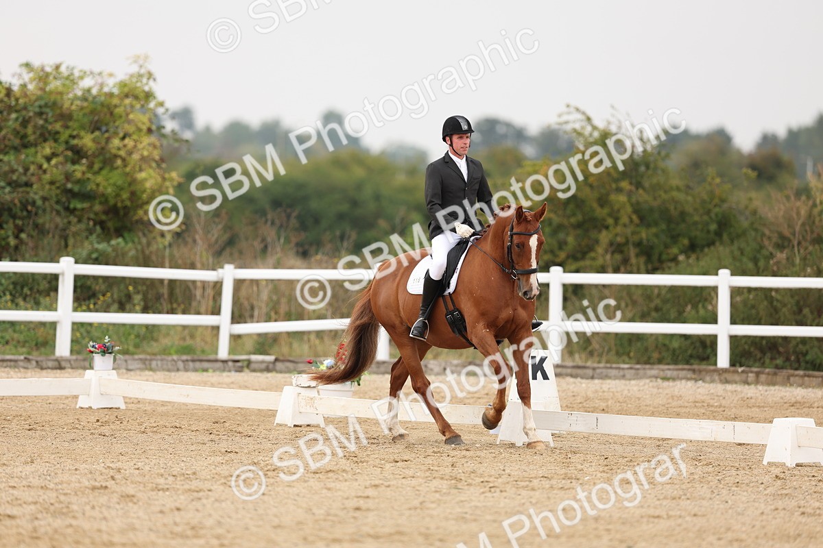 SBM_01556 - Class 9 - Novice 27 Champs