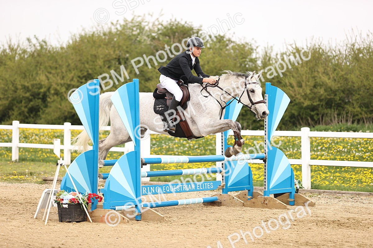  - Class 15 - Senior British novice - 90cm
