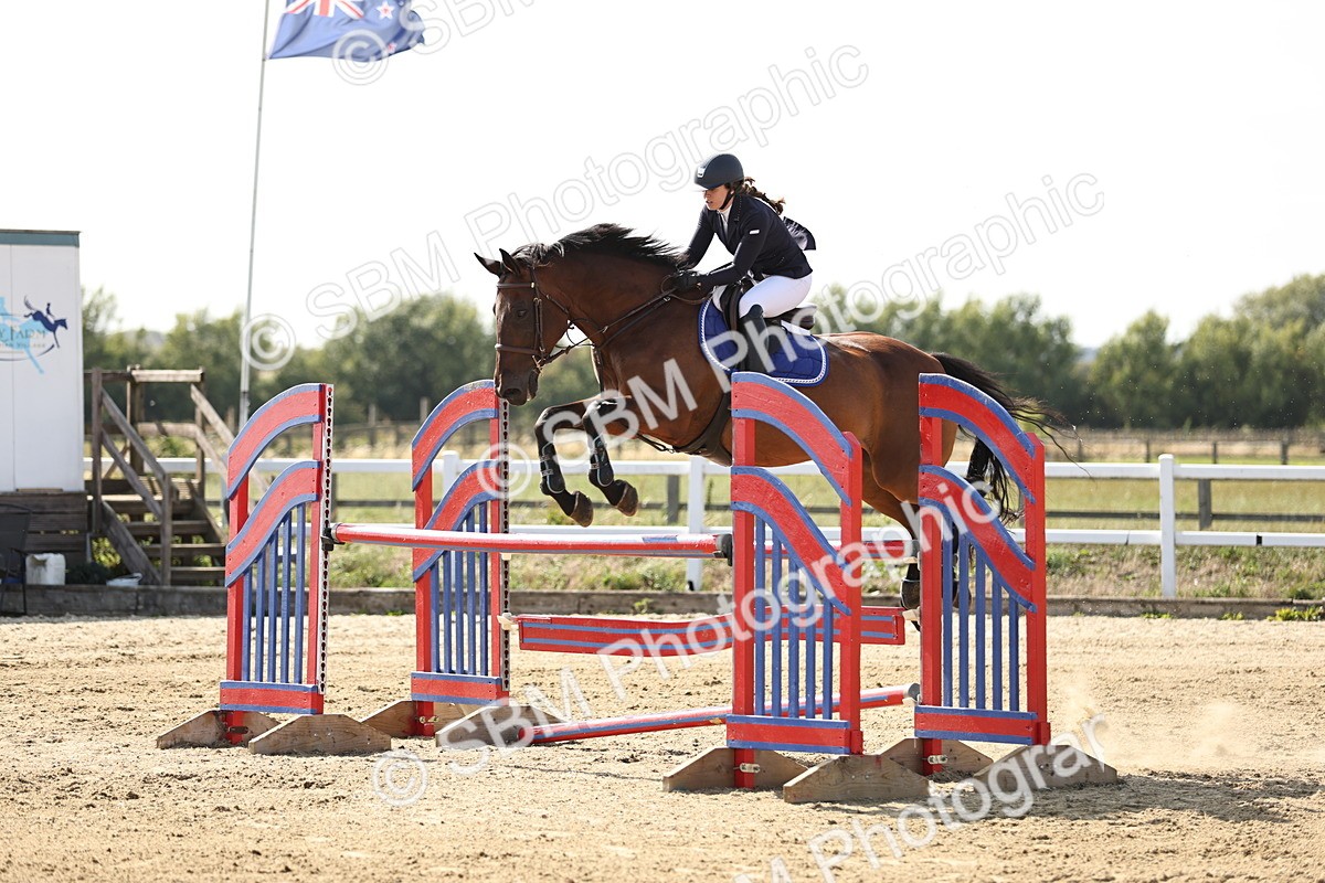 SBM_005248 - Class 6 = Senior Newcomers - 1.10m Open