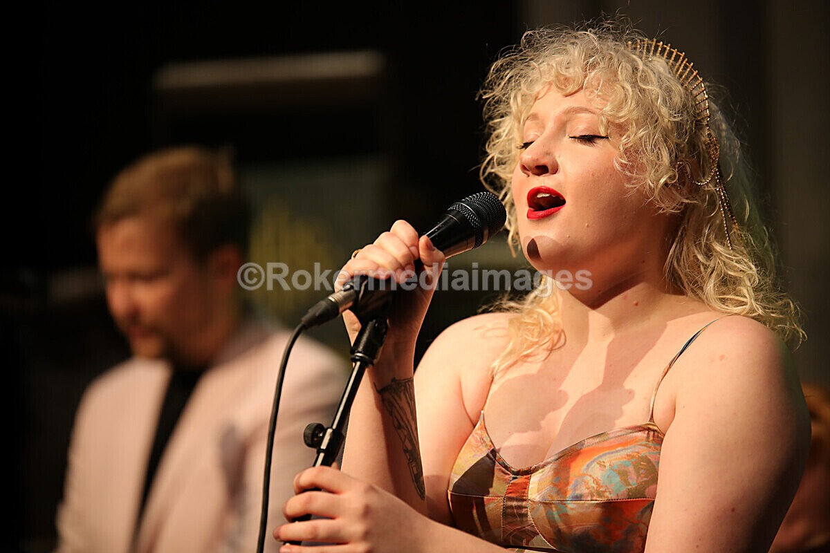 FOLK N BLUES-489 - FOLK and BLUES SEPT 2022