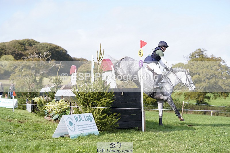 241025-130322-08415 - 107-Simon.Grieve-BEST.ESCAPADE