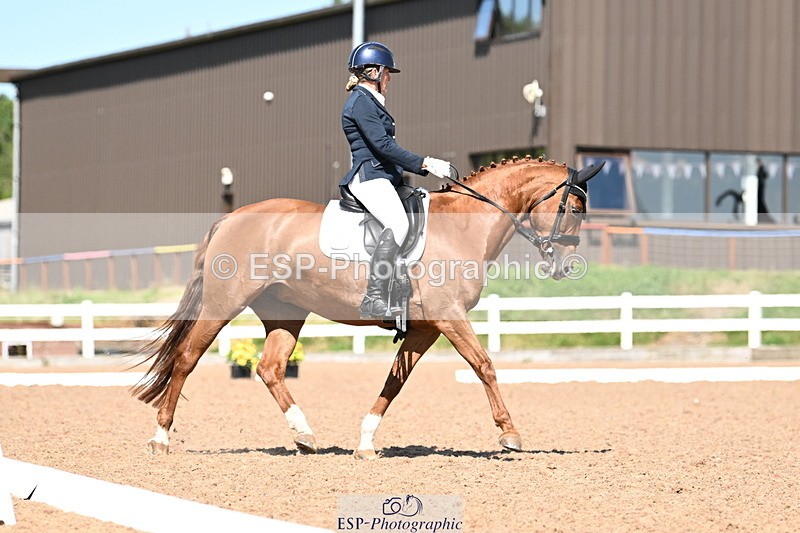 240816A-142718-05598 - 300-Andrea.Kennedy-Ricardo.Red