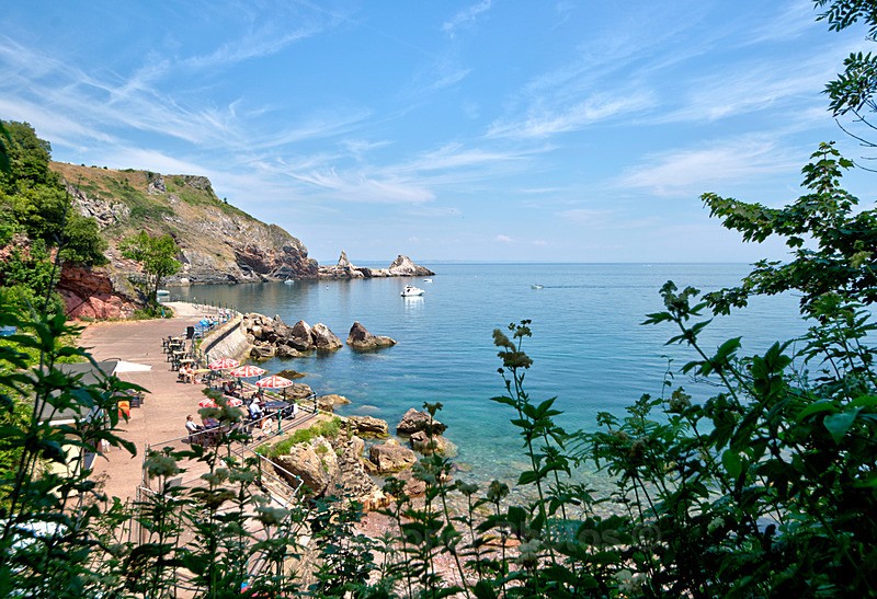 TQ176  Summer's Day at Anstey's Cove in Torquay - Greetings Cards Meadfoot and Ansteys