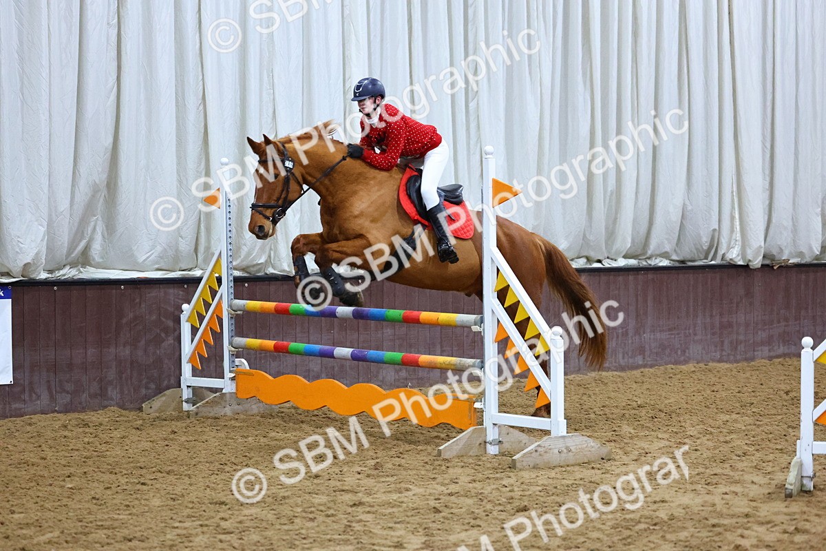 SBM_002737 - Class 6 - Holly & Ivy Stakes - 90cm