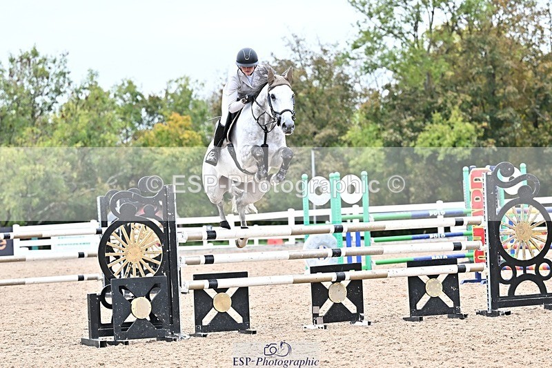 251015-131915-00540 - Cls 4 Newcomers and 1.10m Open