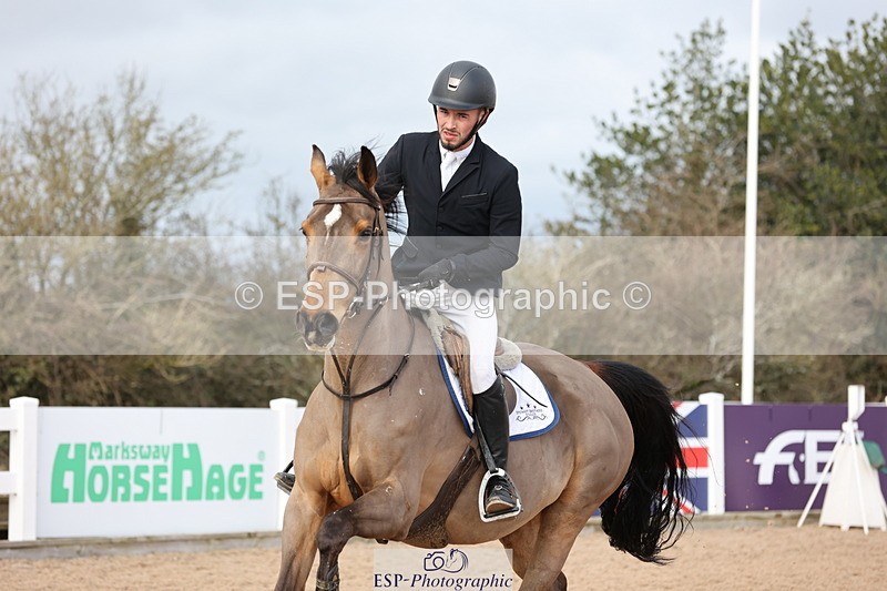 240223A-121459-01152 - Cls 4 Snr 1.05m Open