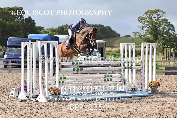 BPP_2354 - CLASS 5   FRI Senior Foxhunter/ 1.20m Open