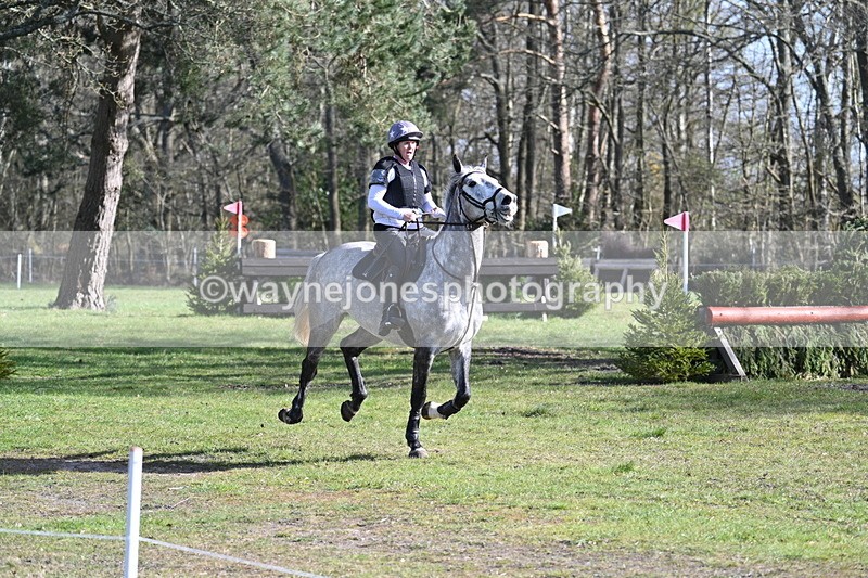 WJ7_9983 - Time 10:13 to 10:38 Times at the Fence