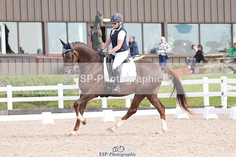 250906-104954-01561 - 061-christine.harrisonRed.Flair