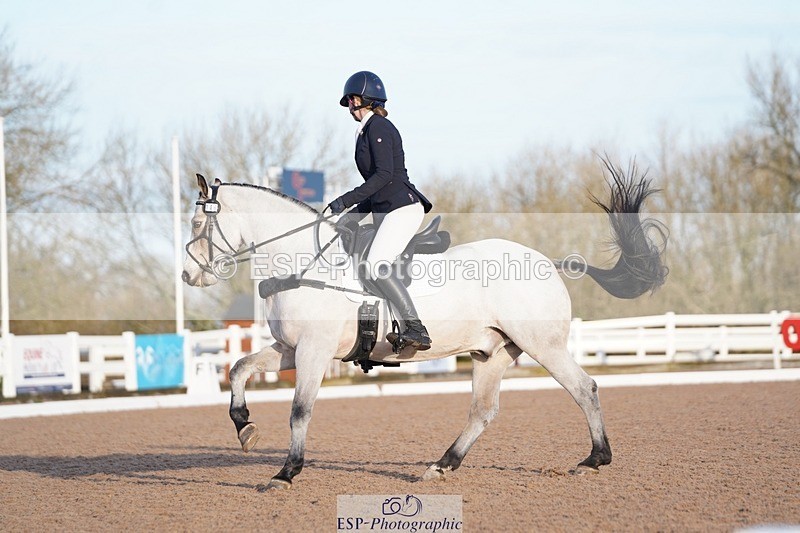 241214-104634-00246 - 146-CHLOE.DUNN-Towerhill.Shamie