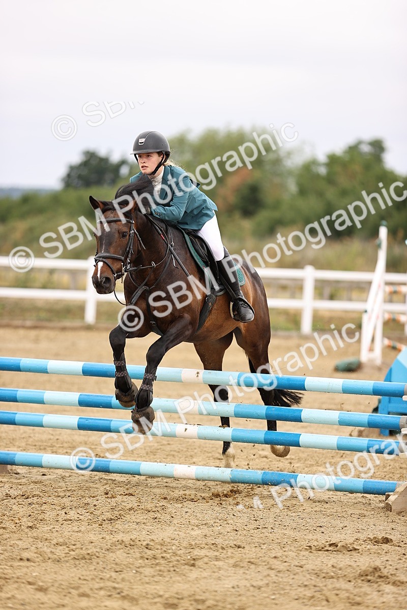 SBM_024411 - Class 8 - Clear Round