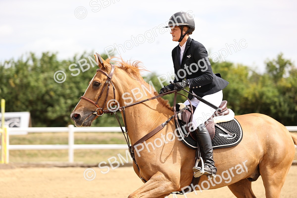 SBM_009530 - Class 8 - Senior Newcomers - 1.10  Open