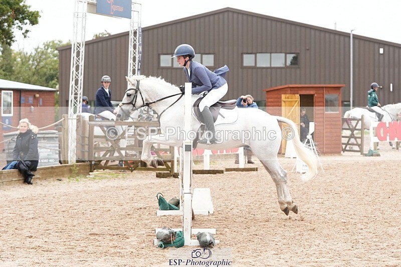 250920-161957-01598 - Cls 22 Pony Intro 90cm Derby