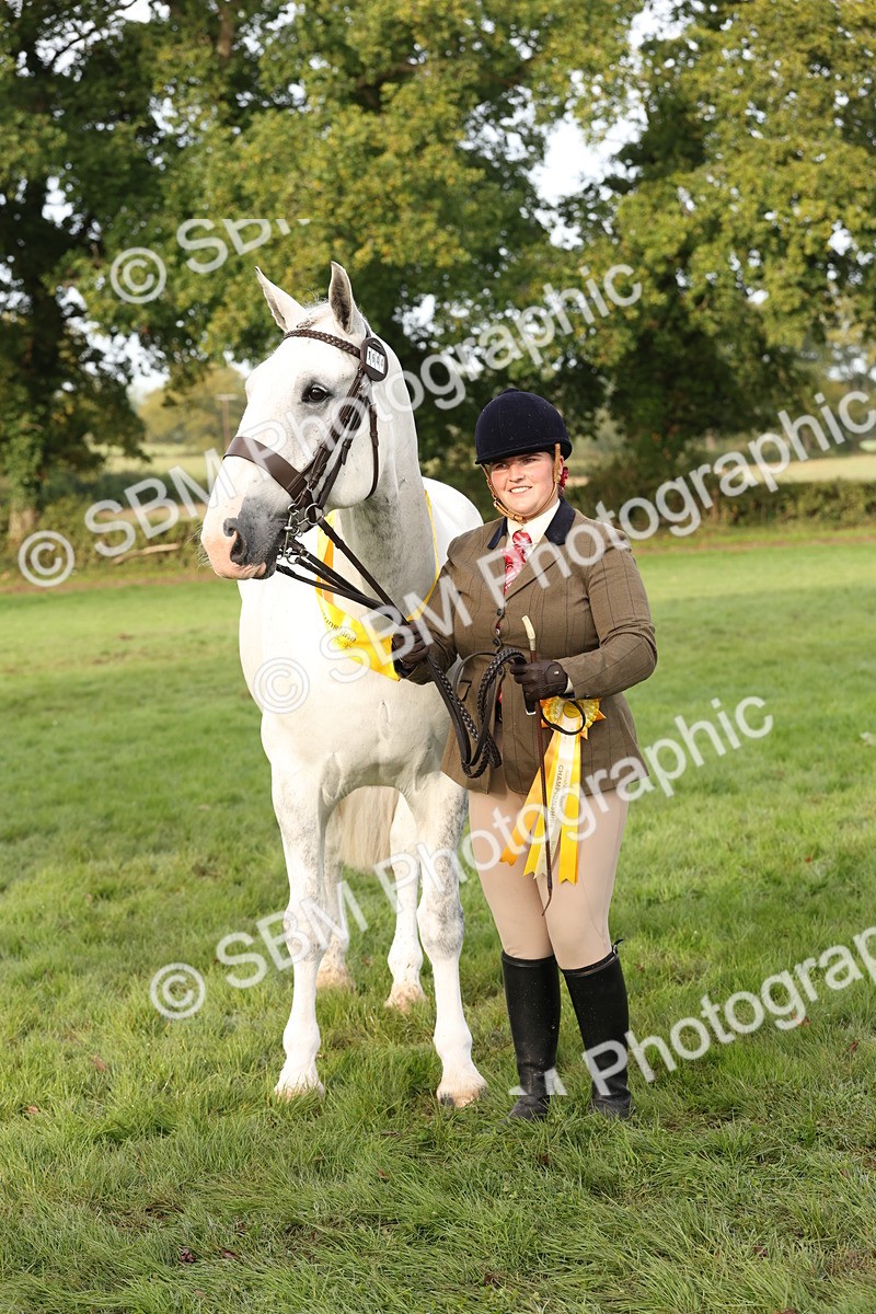 SBM_54718 - S53 - Hunter In Hand
