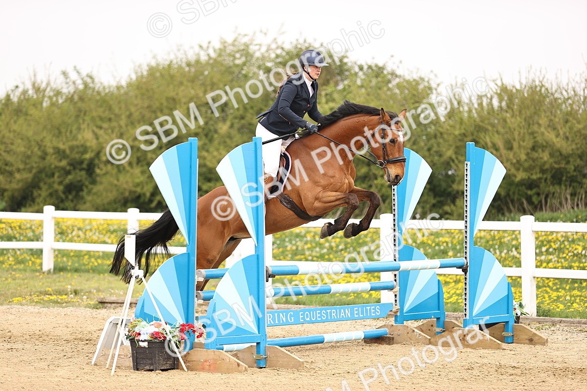  - Class 15 - Senior British novice - 90cm