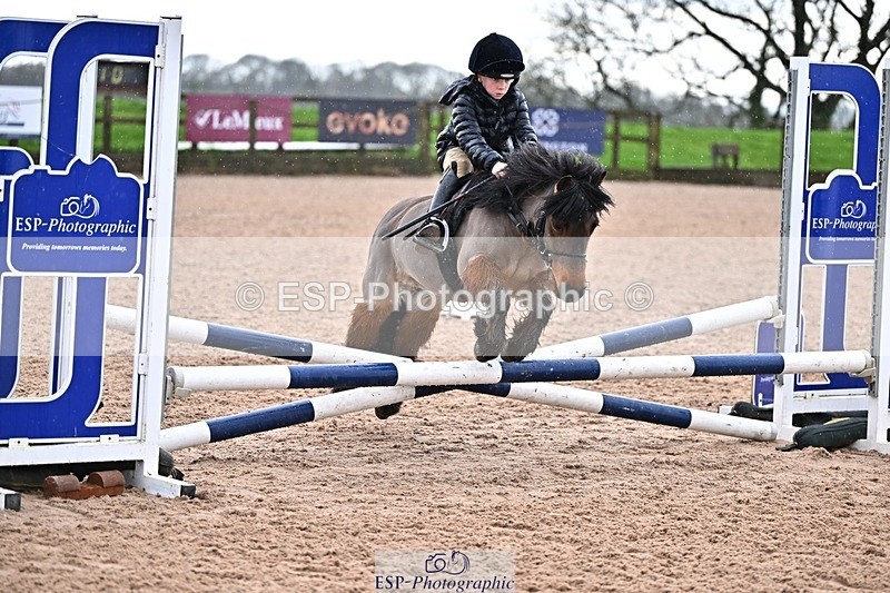 260208-130449-01271 - Cls 18 Clear Round 50cm