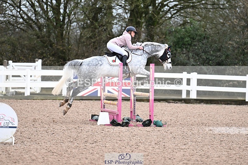 251205-100340-00119 - Cls 2 Snr British Novice and 90cm