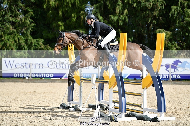 240324-125530-02715 - Cls 9 Snr 1.05m Open