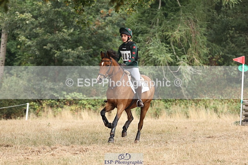 250824A-114240-35520 - 2002-Florence.Dovey-Moneyhills.Pageant