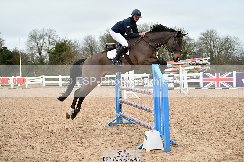 240112A-130418-00916 - Cls 5 Newcomers and 1.10m Open