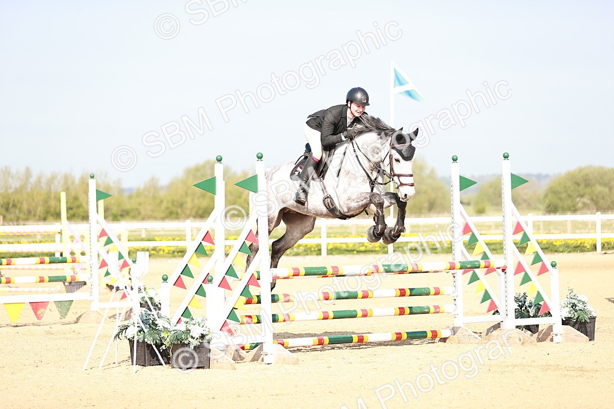  - Class 21 - Senior British Novice - 90cm