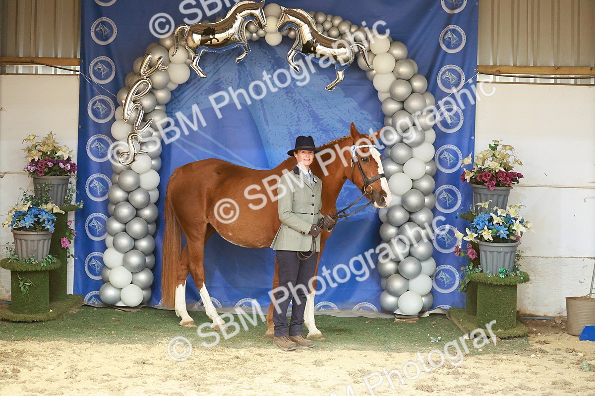 SBM_13733 - Class 104 - IH  Costume