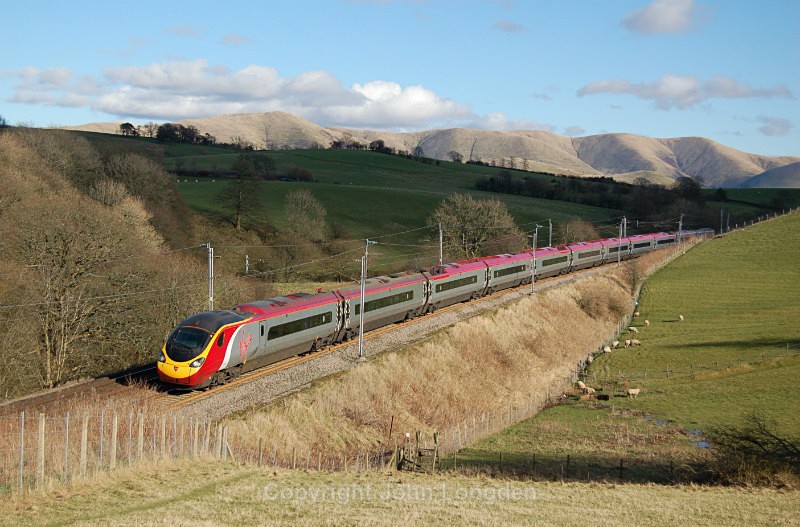 JL - 23.2.16 Virgin Pendo 1M13 12.40 Glasgow - Euston, Beckhouses - West Coast Main Line (north to south)