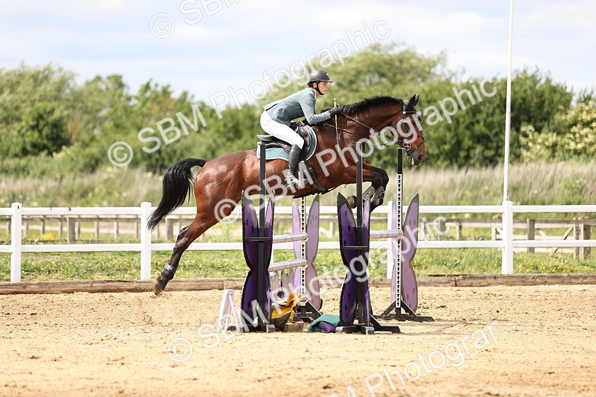 SBM_003370 - Class 11 - Senior Newcomers - 1.10m