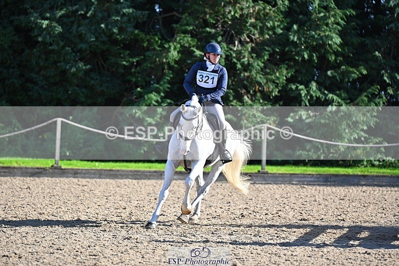 241027-121850-17219 - 321-Hannah.Underhill-DONBEG.GREY