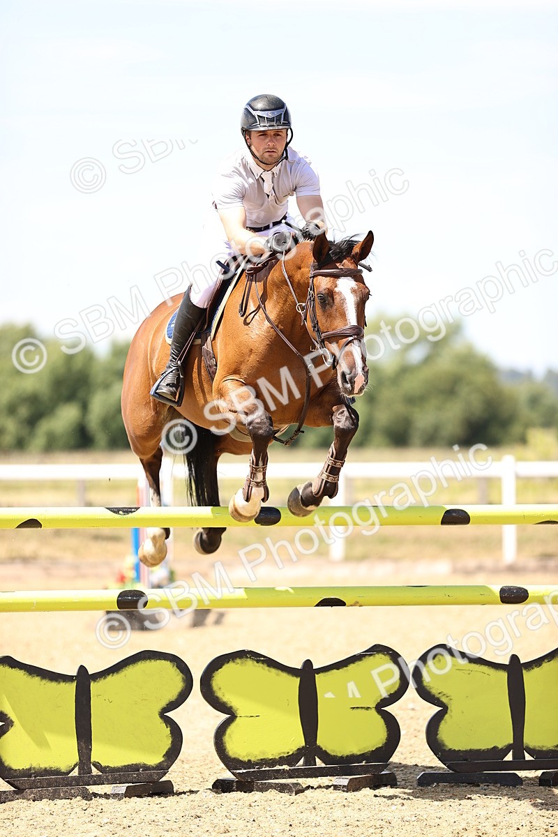 SBM_001368 - Class 16 - GFS Senior Newcomers 1.25m