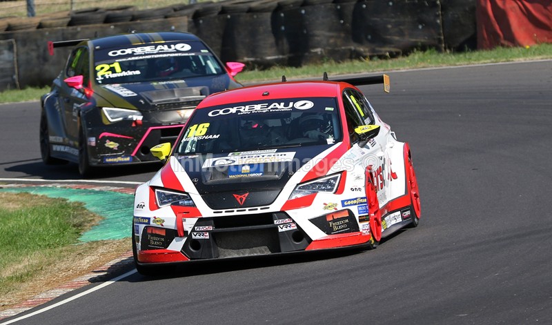  - TCR UK @ Castle Combe
