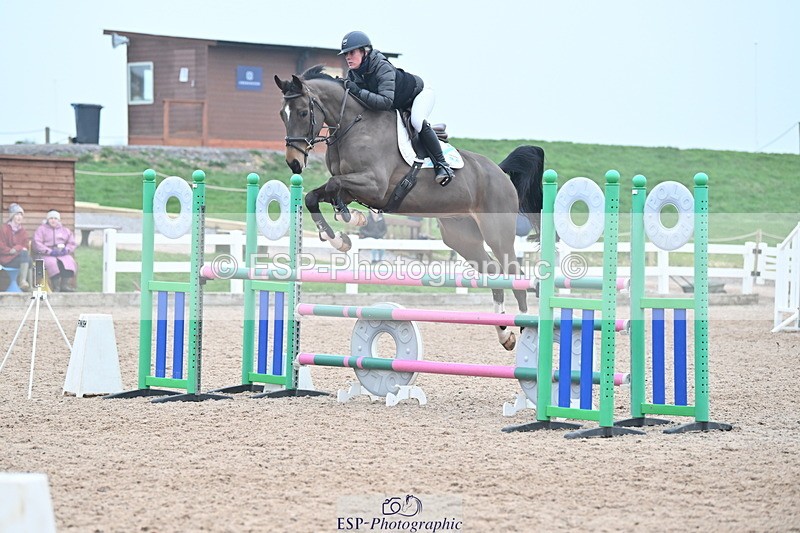 240113A-122945-01990 - Cls 12 Newcomers and 1.10m Open