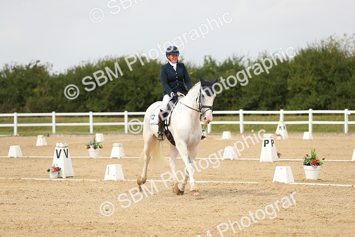 SBM_017626 - Class 13 - Novice 23 - 14.27-15.16