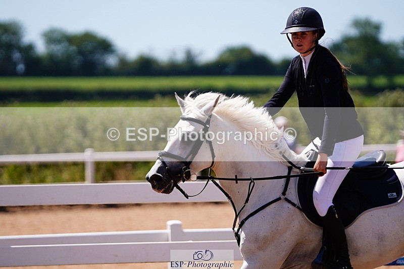 240629A-115746-05127 - Cls 18 Newcomers and 1m Open