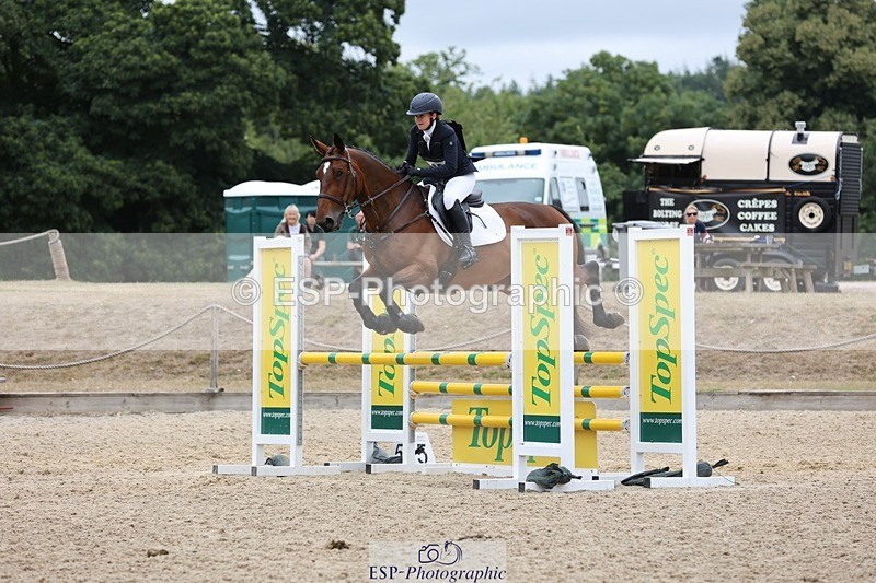 250803A-111031-10695 - L-526-Lucy.Woolams-ZATESS.CLASSIC