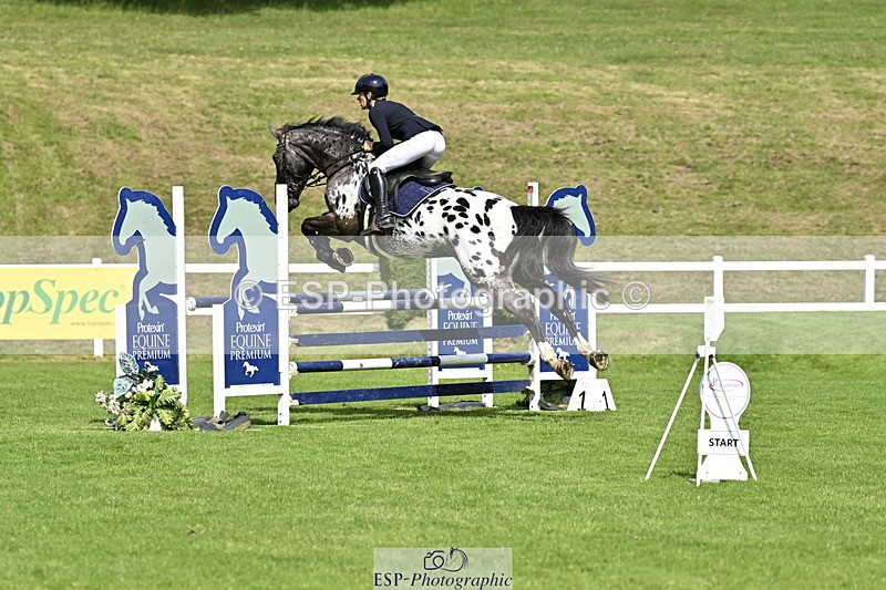 250613A-102241-00411 - Cls 1 Snr Newcomers and 1.10m Open