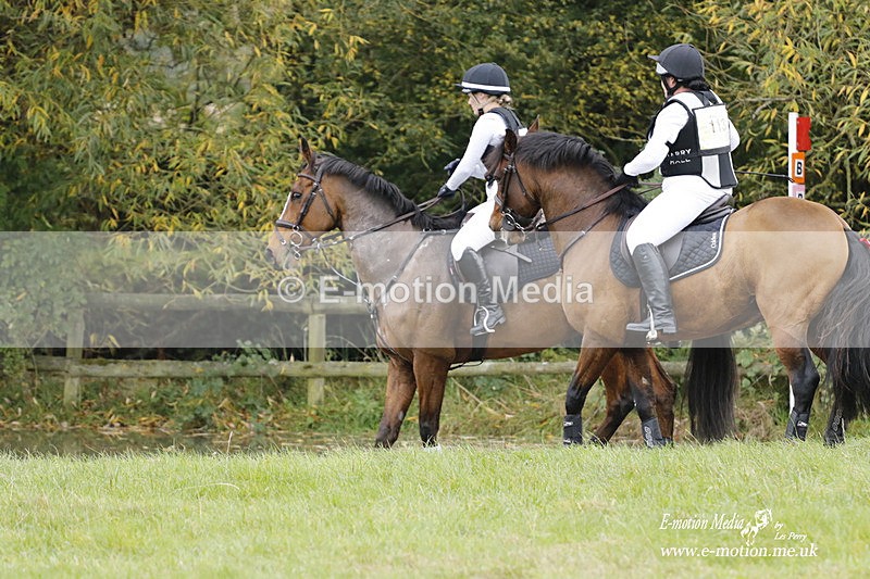  WWHT 171021 2241 - Novice Pairs (0.80m)  17/10/21