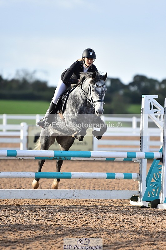 231014A-092718-03695 - Cls 12 British Novice & 90cm Open