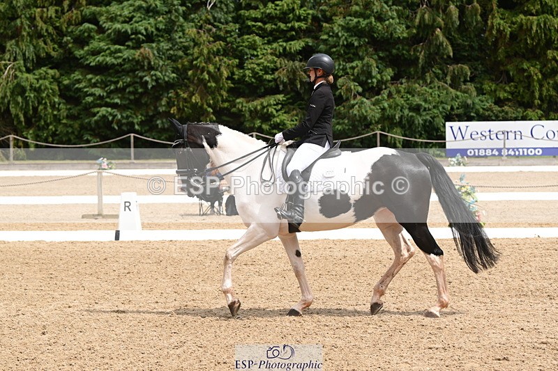 250720A-141742-11665 - 002-Michelle.Wallis-Alvescot.Winning.Mood