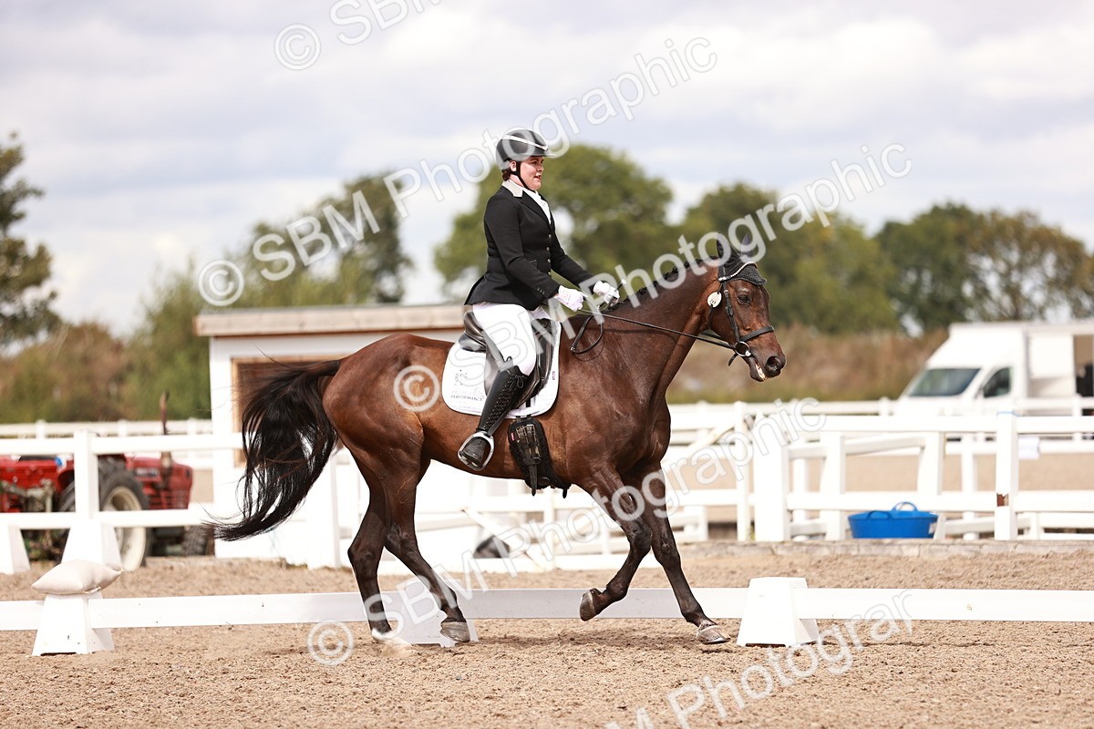 SBM_06270 - Class 37 - Novice 5