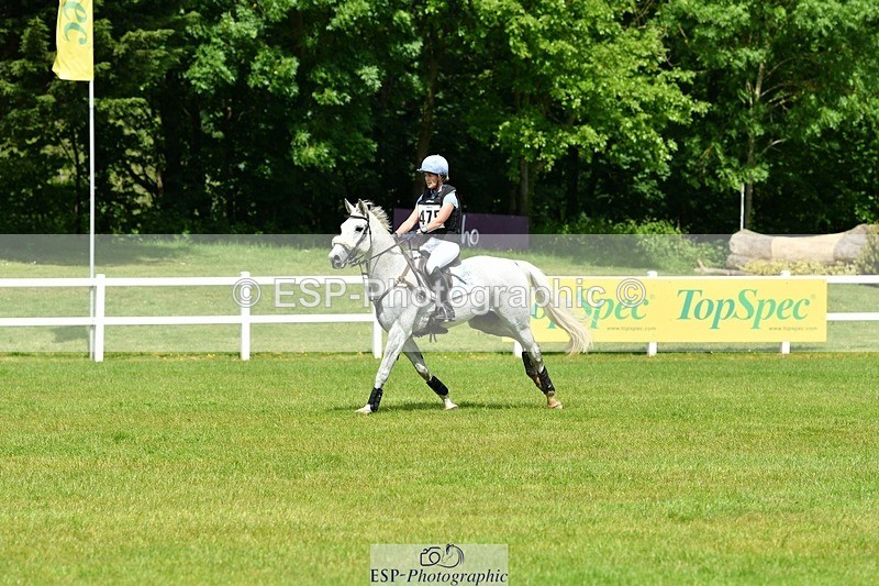 230528-142219-18260 - 475-GLADSTONE_II-Ginny_Thomasen-XC