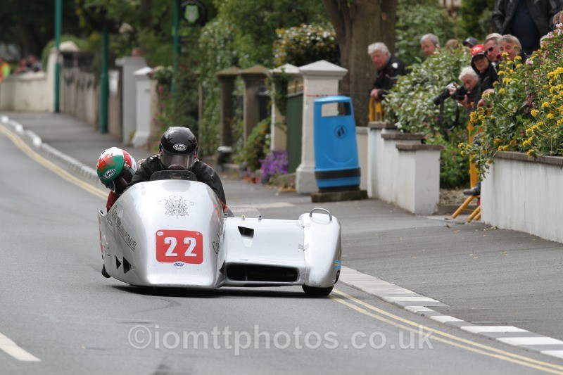 Mike Cookson & Alun Thomas - Sure Sidecar Race 2