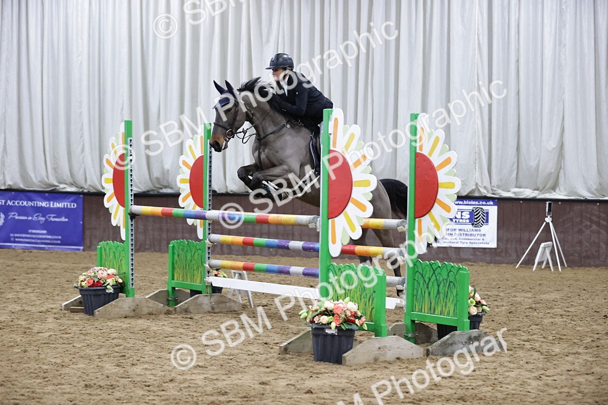 SBM_001082 - Class 4 - Senior Newcomers/ 1.10m Open