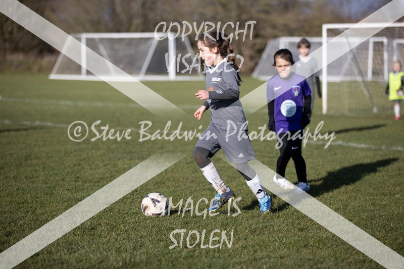 1DX31562 - 2026-01-17 FC Abbey Meads U9 Purple Girls V Develop FC U9 Girls
