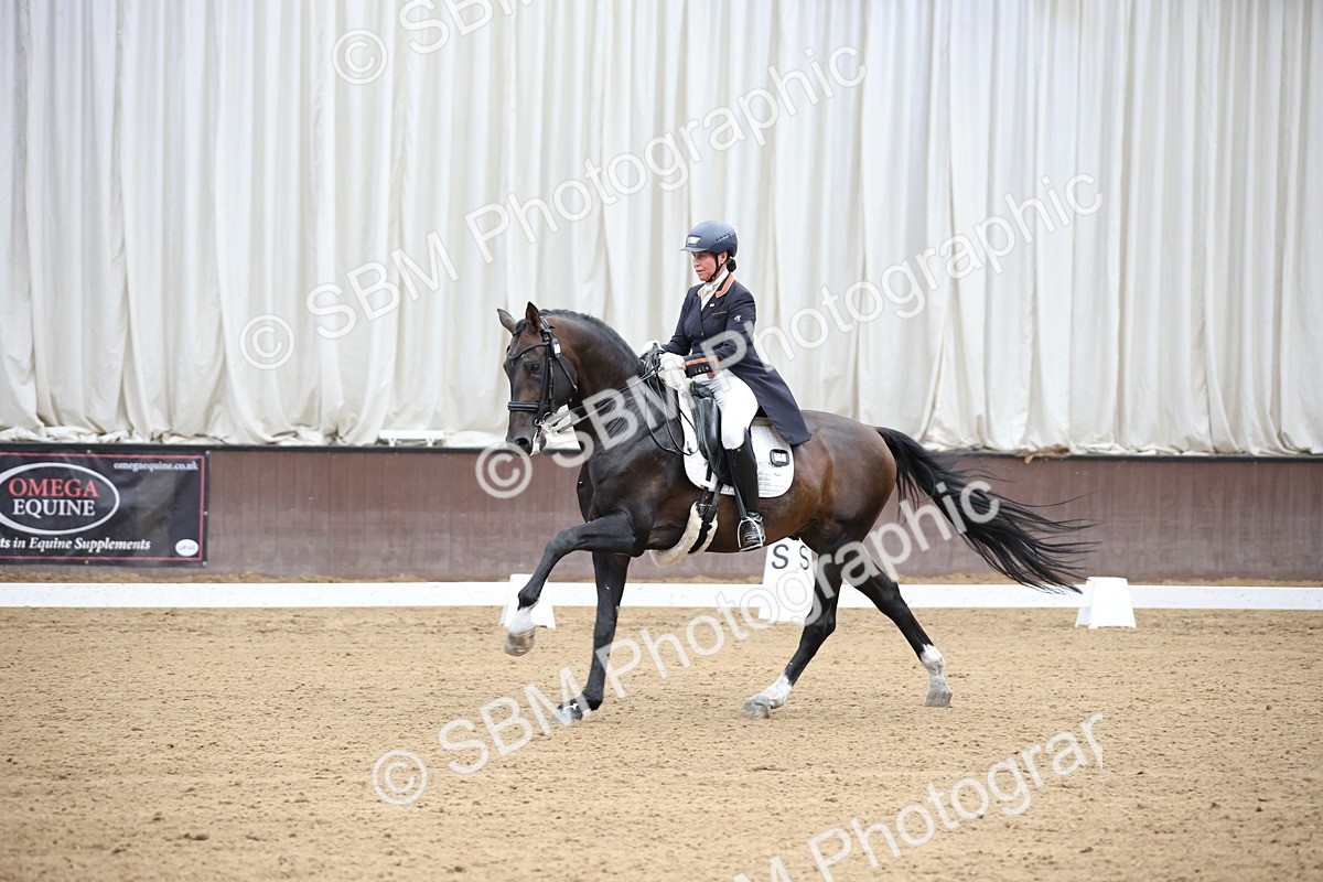 SBM_004405 - Class 9 - FEI Inter 1 Gold - 15.55-16.43