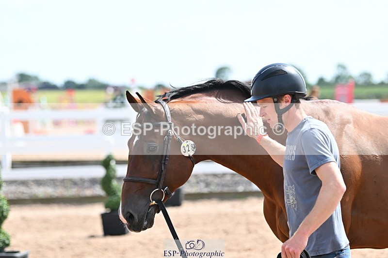 240717A-153031-02858 - Trot Up 3pm to 4pm