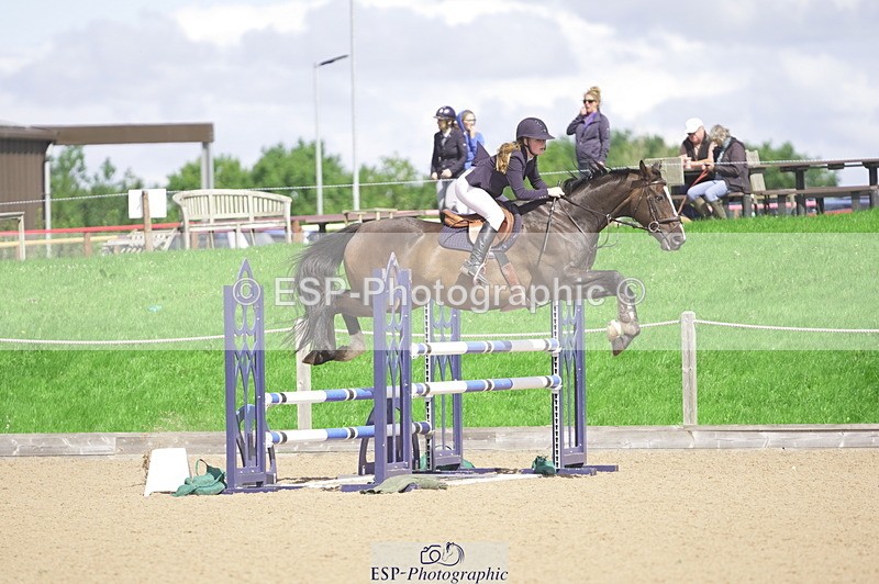 230806A-112324-01576 - Cls 13 Snr Newcomers & 1.10m Open